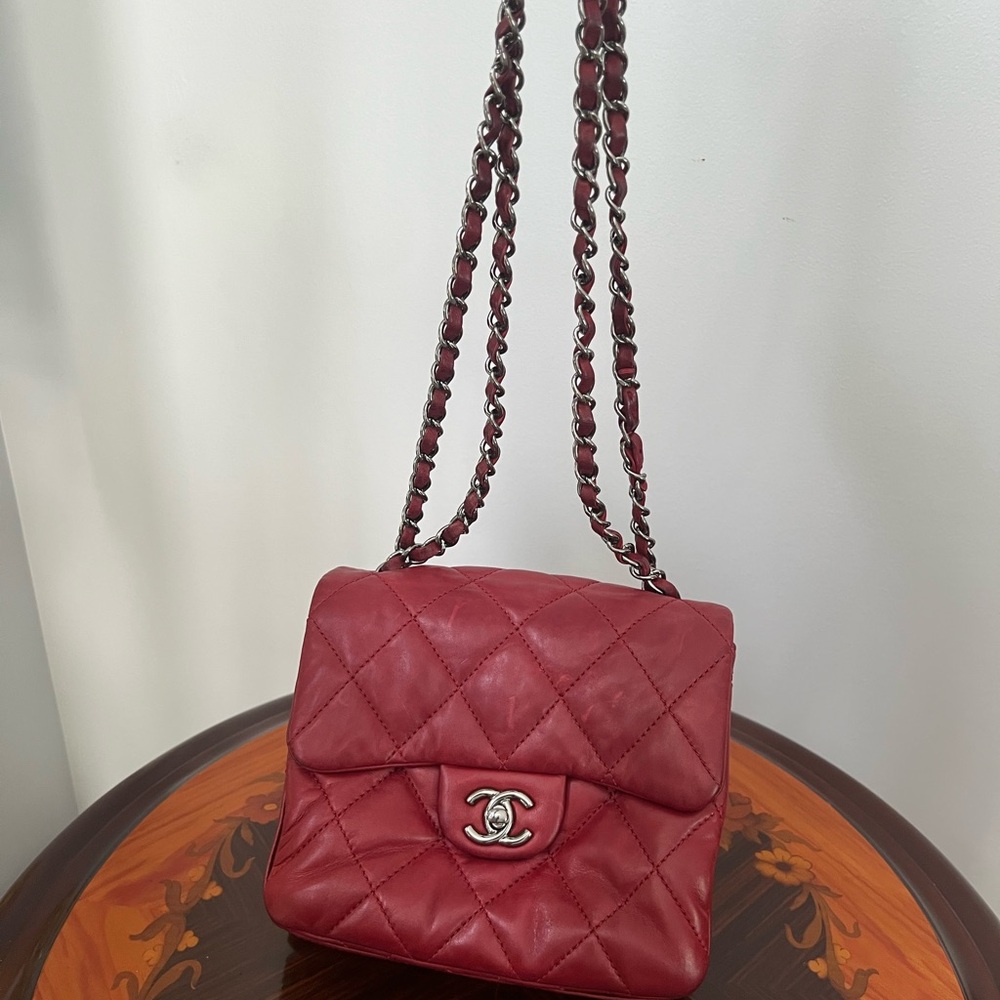 Authentic CHANEL small red Leather Quilted Crossbody Bag
excellent